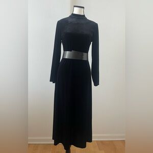 Women’s black velvet dress